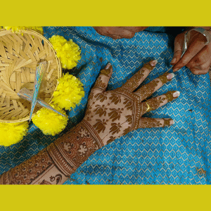 backhand mehndi design